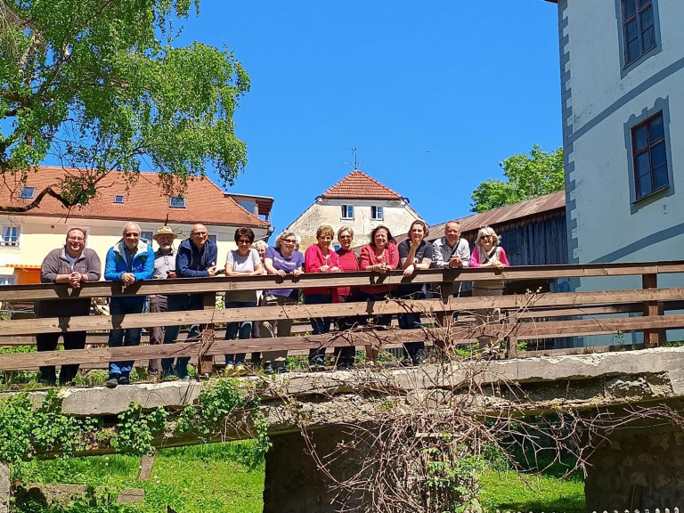 Gruppenfoto links bergauf 2025